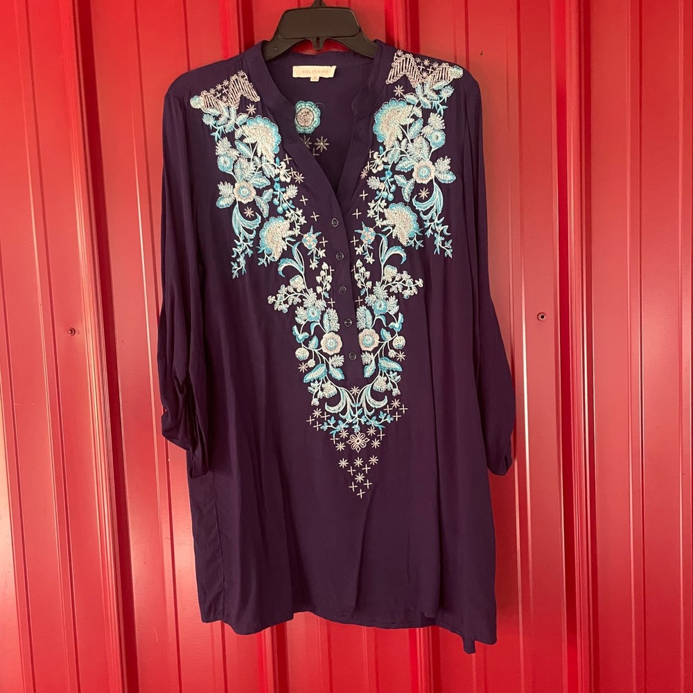 Solitaire Embroidered Tunic Top Blouse Floral Bohemian Casual V Neck‎ Sz Medium